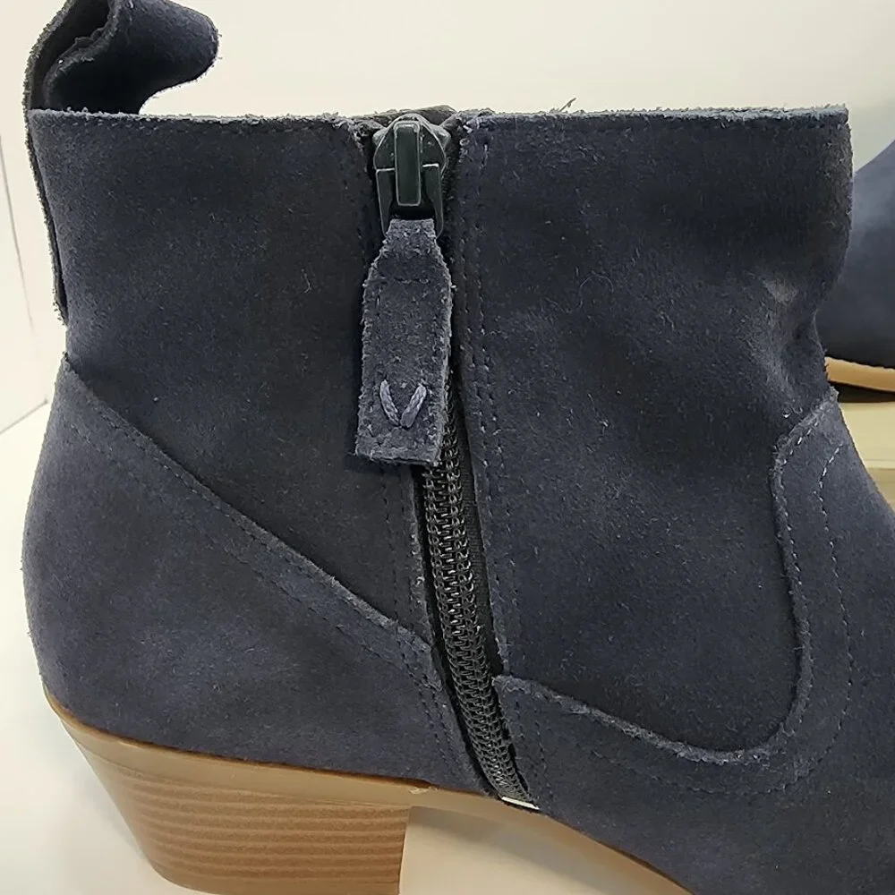 Vionic Vera Water Resistant Suede Bootie Navy Women's 11‎